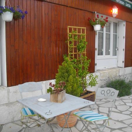 Le Parisien Hotell Saintes Exteriör bild