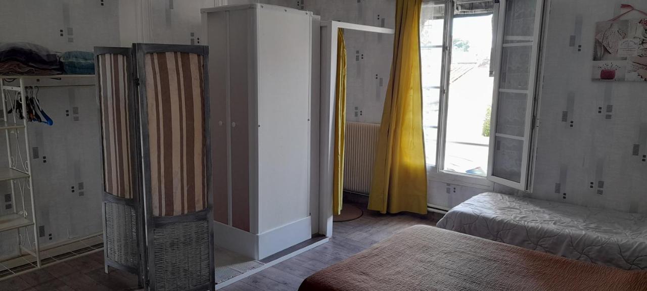 Le Parisien Hotell Saintes Exteriör bild