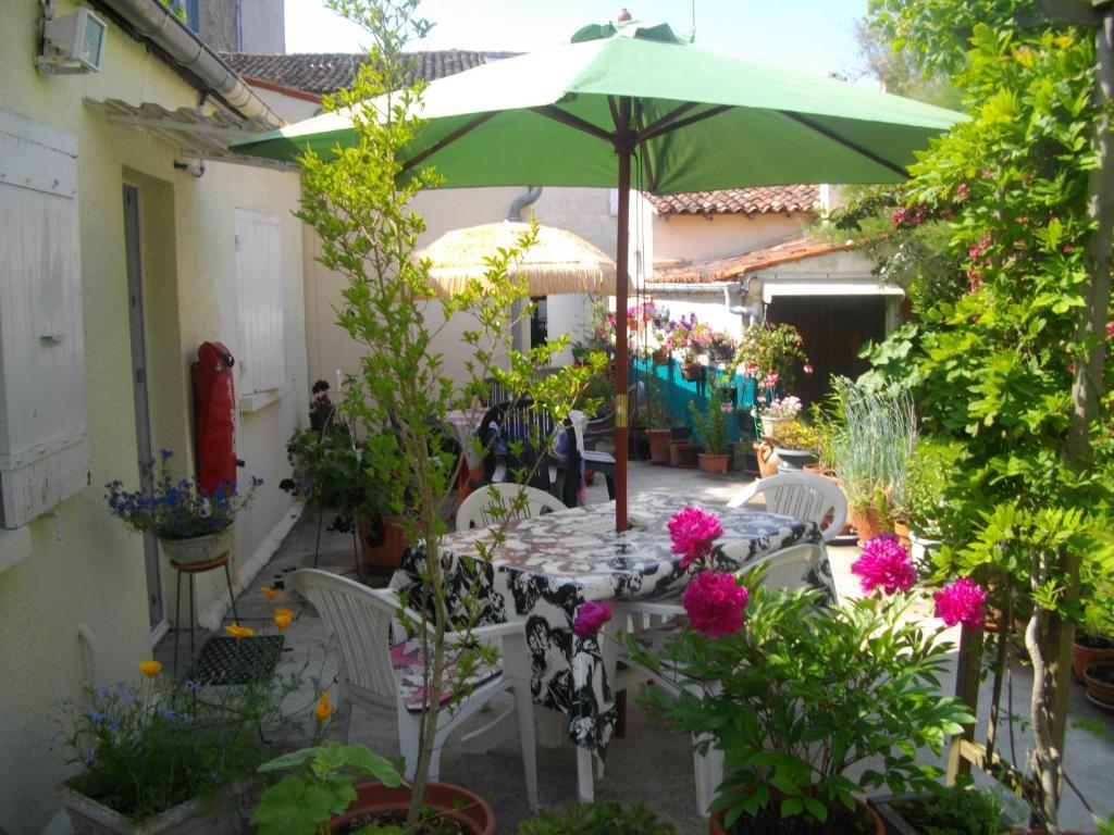 Le Parisien Hotell Saintes Rum bild